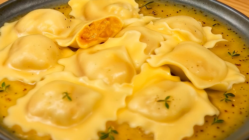 Raviolones al Limón con Manteca y Tomillo